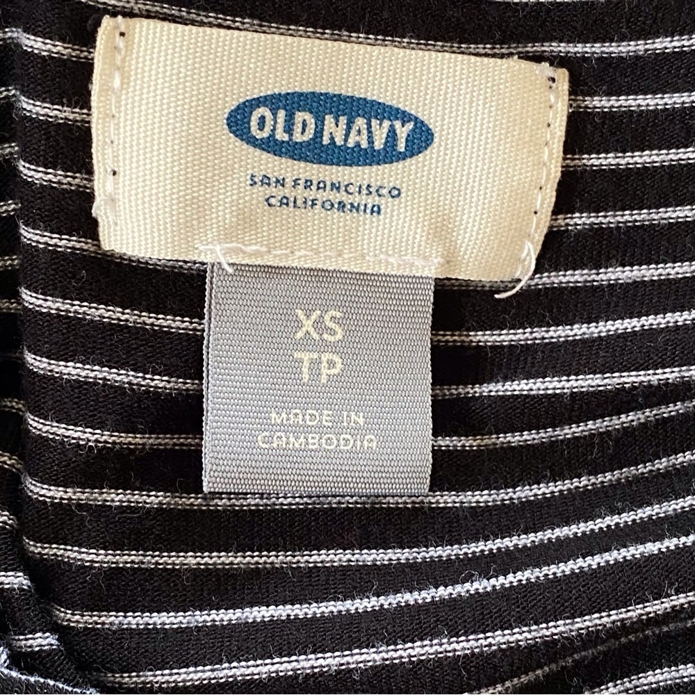 6 for $20♥️ Old Navy romper with black and white stripes - Picture 6 of 7